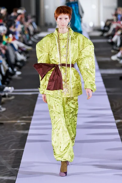 Look 30